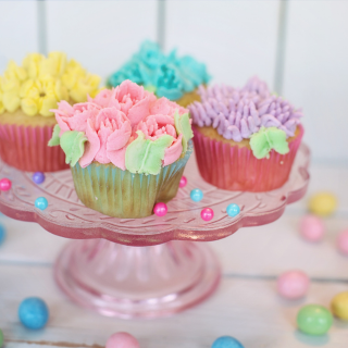 FNT Blog Image - Feasts & Treats Seasonal Baking Trends for Mother's Day & Father's Day